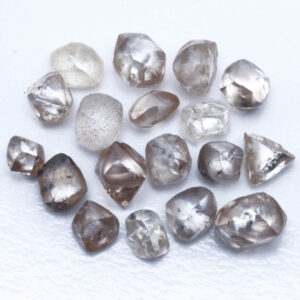 Diamantes em bruto